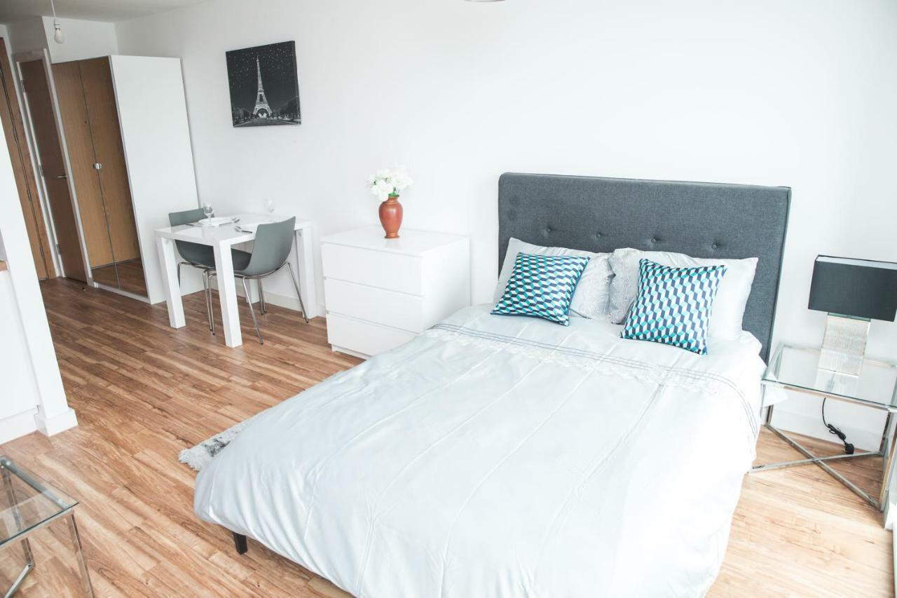 Studio Apartments Free Street Parking Subject To Availability Manchester Luaran gambar