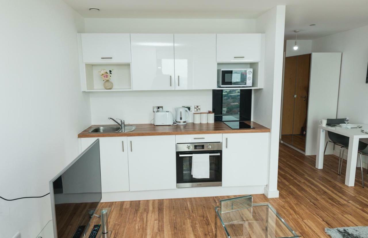 Studio Apartments Free Street Parking Subject To Availability Manchester Luaran gambar