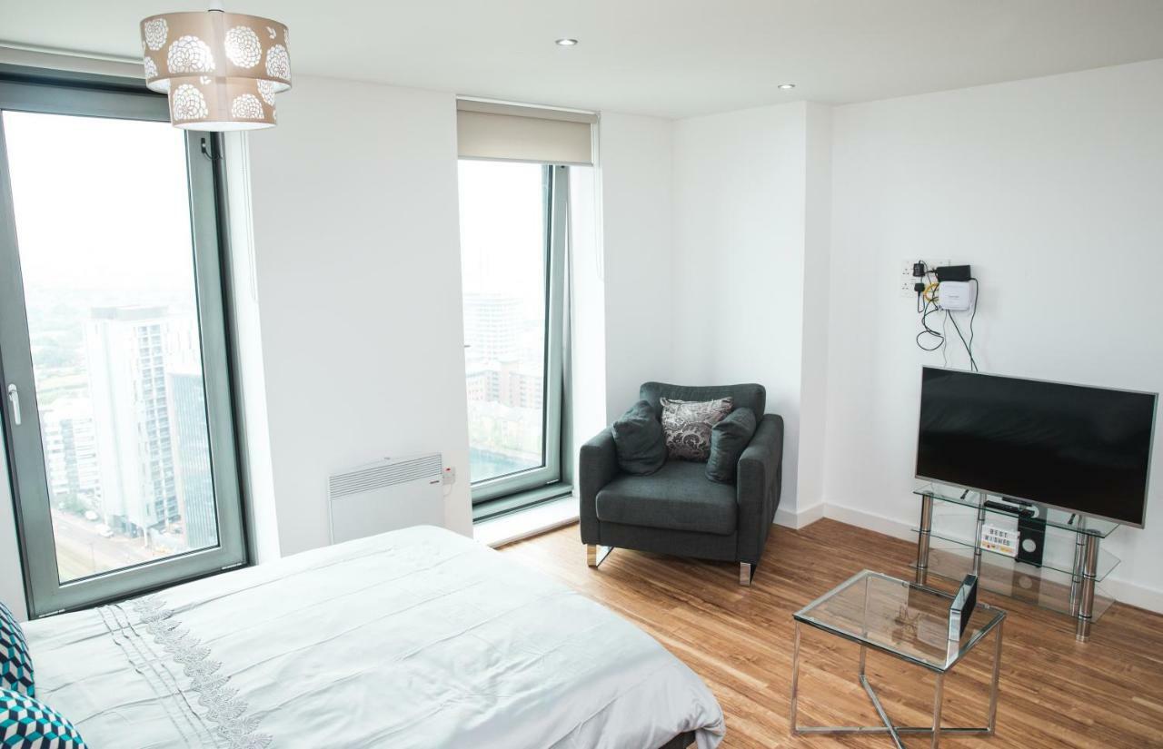 Studio Apartments Free Street Parking Subject To Availability Manchester Luaran gambar