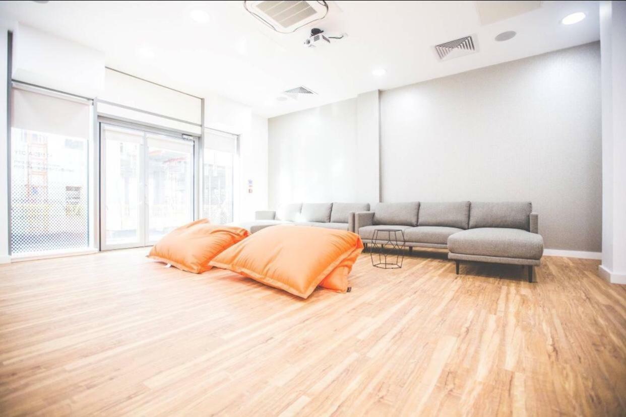Studio Apartments Free Street Parking Subject To Availability Manchester Luaran gambar